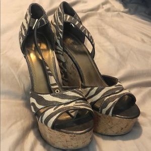 BAKERS wedge print sandals heels size 9